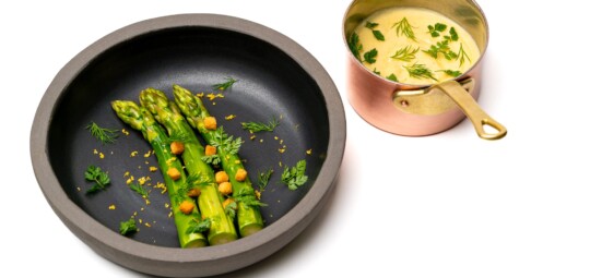 Asperges, sabayon aux herbes