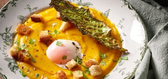 Crémeux de potimarron à l’huile de noisettes et oeuf parfait