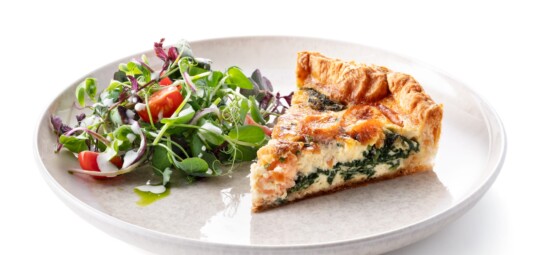 Quiche crémeuse au saumon et aux épinards