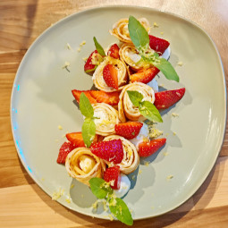 Crêpe moelleuse aux fraises