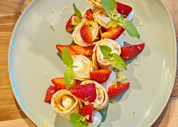 Crêpe moelleuse aux fraises