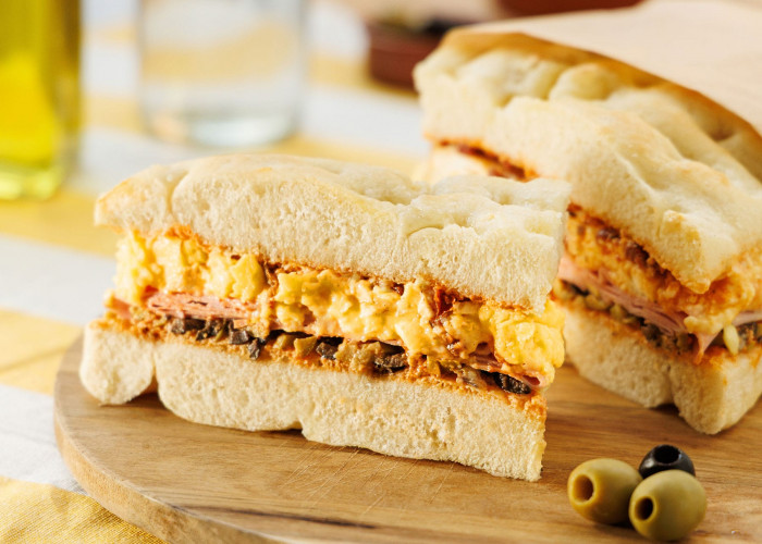 Muffuletta aux Œufs Brouillés