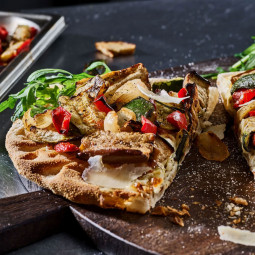Pinsa aux légumes grillés Andalucia et sauce tartufata